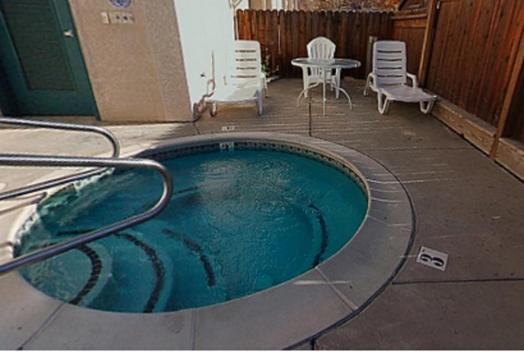 Cloverdale Wine Country Inn & Suites Ngoại thất bức ảnh