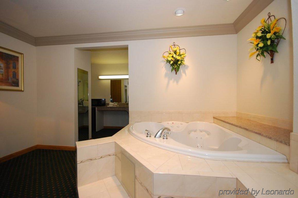 Cloverdale Wine Country Inn & Suites Phòng bức ảnh
