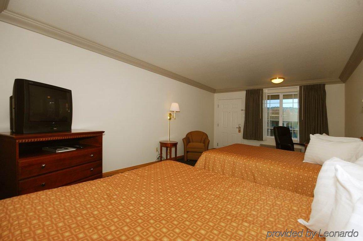 Cloverdale Wine Country Inn & Suites Phòng bức ảnh