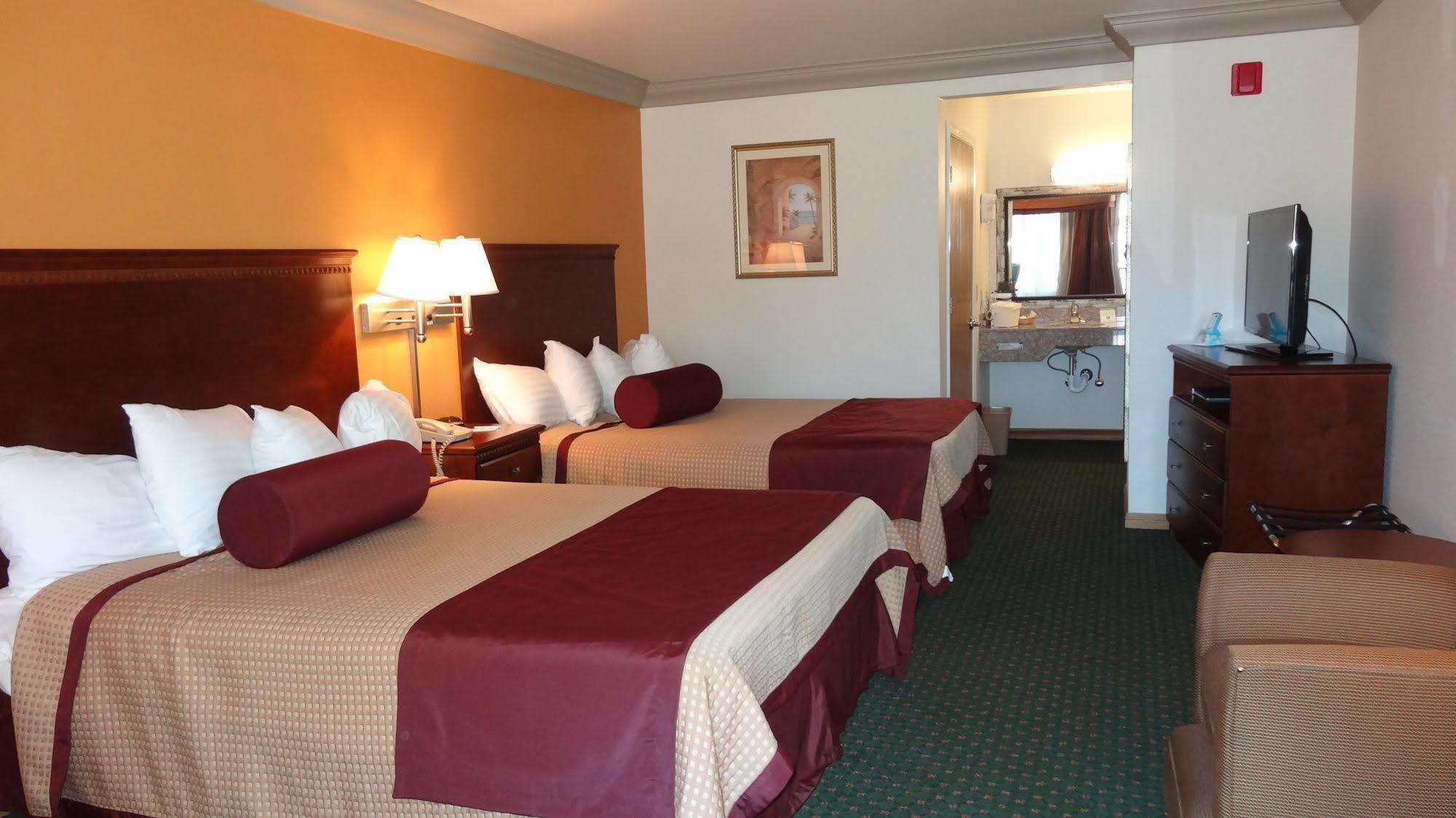 Cloverdale Wine Country Inn & Suites Ngoại thất bức ảnh