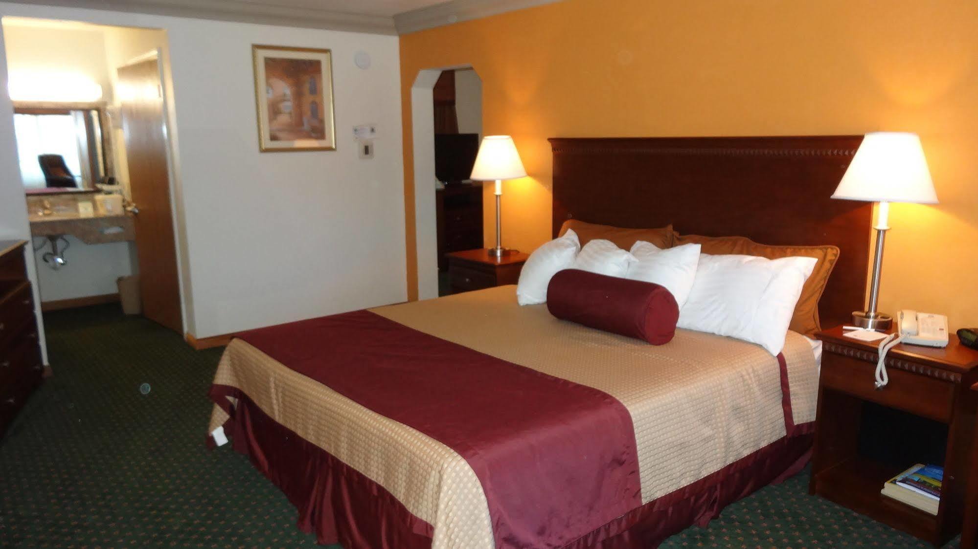 Cloverdale Wine Country Inn & Suites Ngoại thất bức ảnh