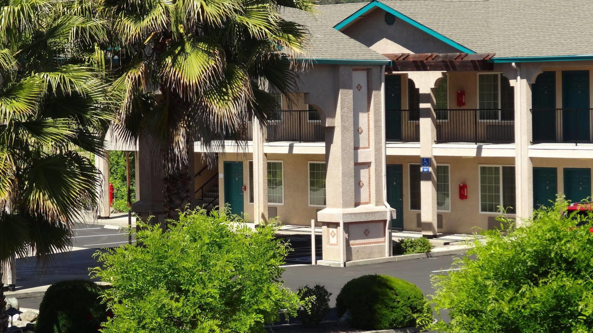 Cloverdale Wine Country Inn & Suites Ngoại thất bức ảnh
