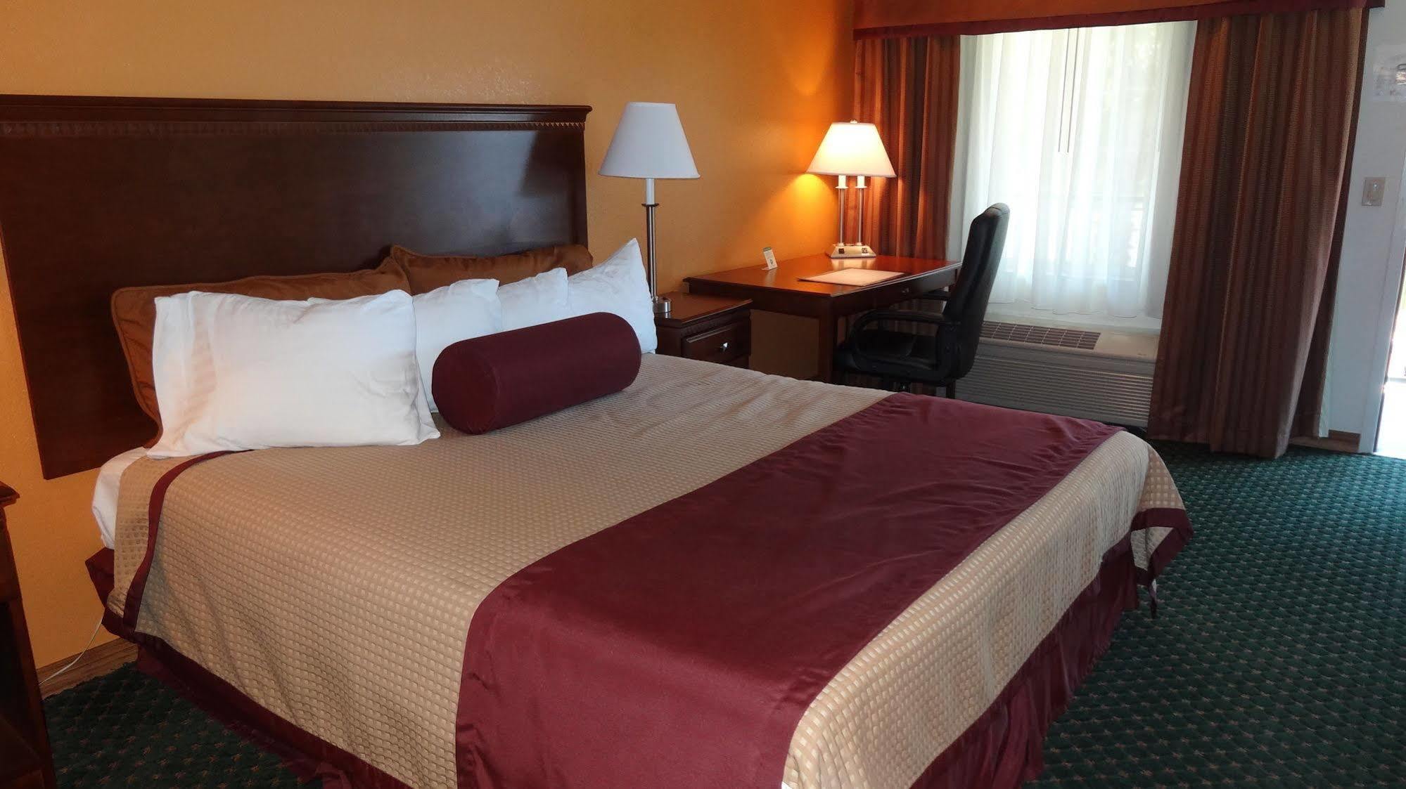 Cloverdale Wine Country Inn & Suites Ngoại thất bức ảnh