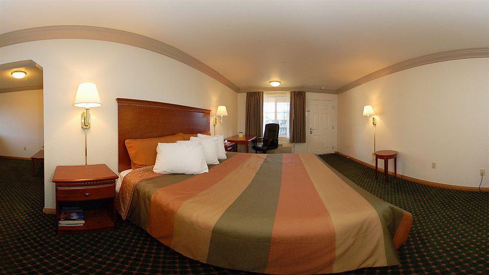 Cloverdale Wine Country Inn & Suites Ngoại thất bức ảnh